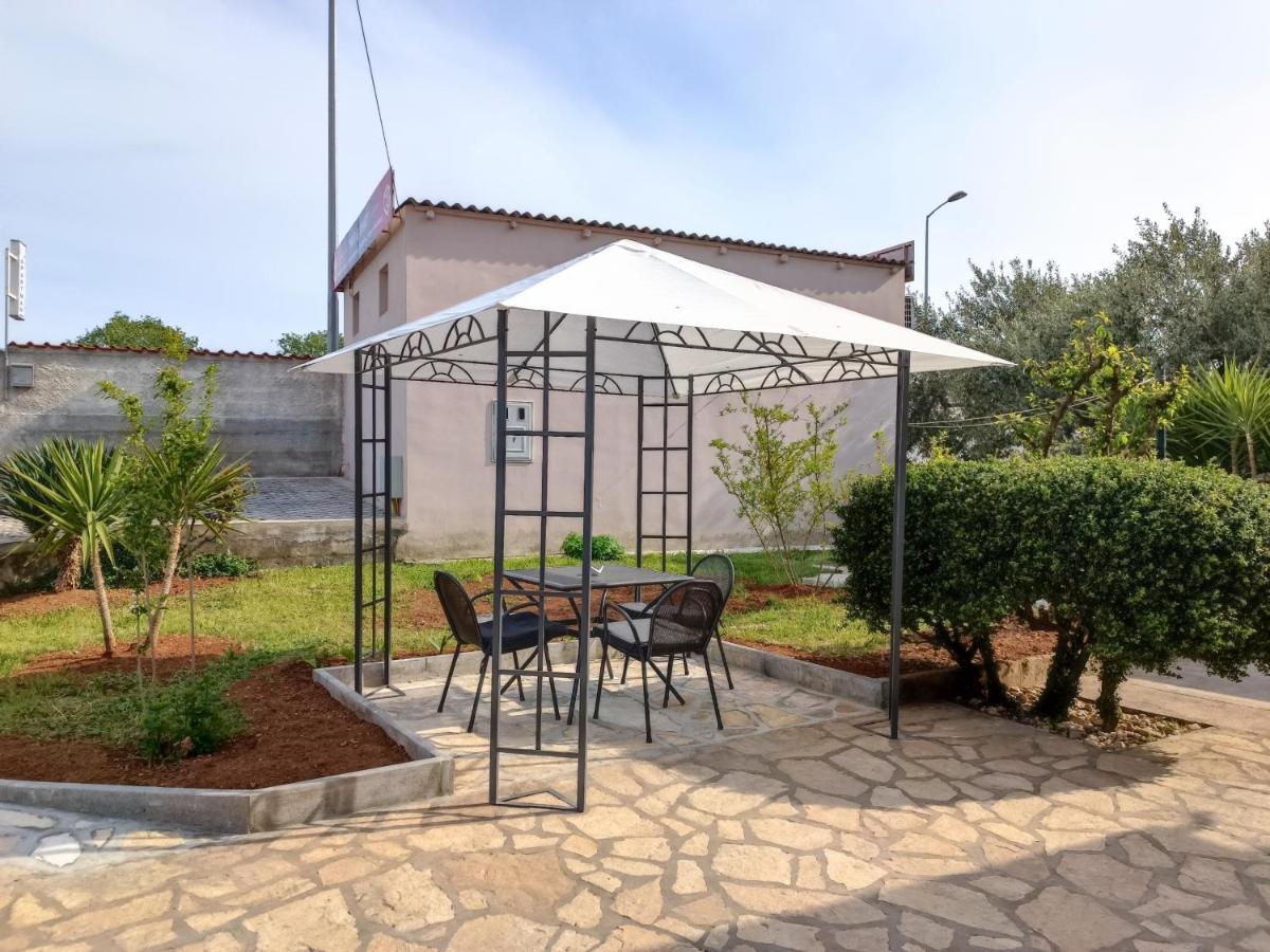 Pool House Luka Lägenhet Zadar Exteriör bild